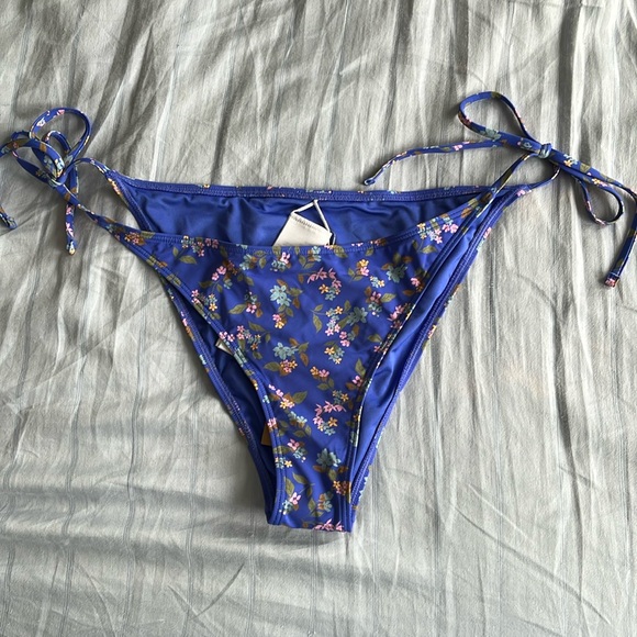 Billabong Chiquita tie side bikini bottom - Picture 2 of 4